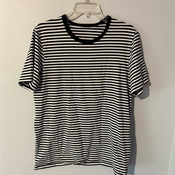 Lululemon 5 Year Basic Black and White Striped Men's Shirt size large - Picture 3 of 5